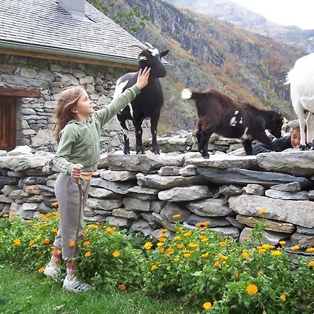 Ferme De Trabes *** בית נופש *