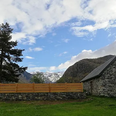 Ferme De Trabes *** 펜션 Gèdre